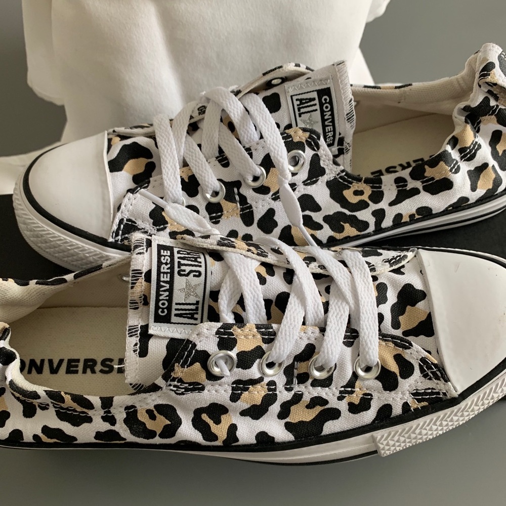 Converse Chuck Taylor Women Sneakers